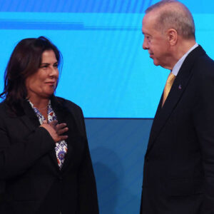 akpye gecti milyonlar yagdi BRjbASOZ