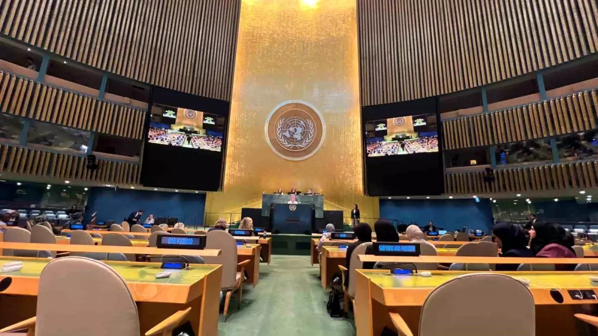 bakan goktas tum kriz durumlarinda en agir yuku tasiyanlar kadinlar ve kiz cocuklaridir qlZjMklZ