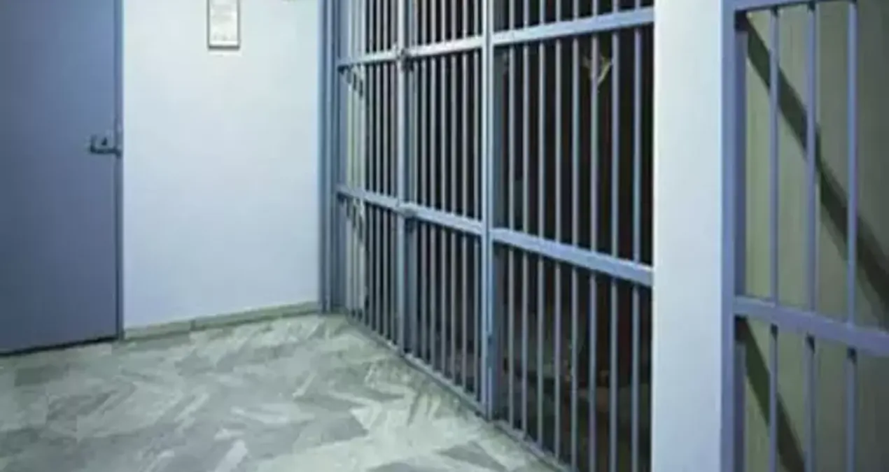 bodrumda uyusturucu kokulu hucrede tutuluyor lKfxGF42