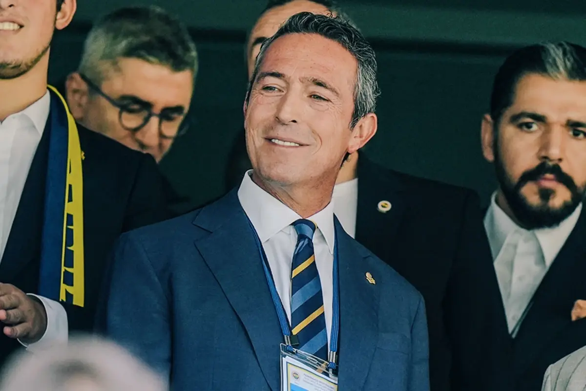 fenerbahce baskani ve baskan adayi ali koc aciklamalarda bulunuyor XFg53AIa