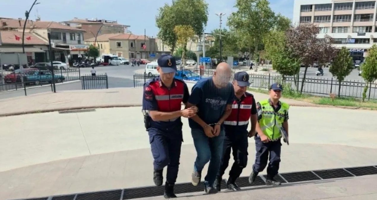 izmirde sahte polis kimligiyle yakalanan belediye calisani serbest birakildi N99DcKx8