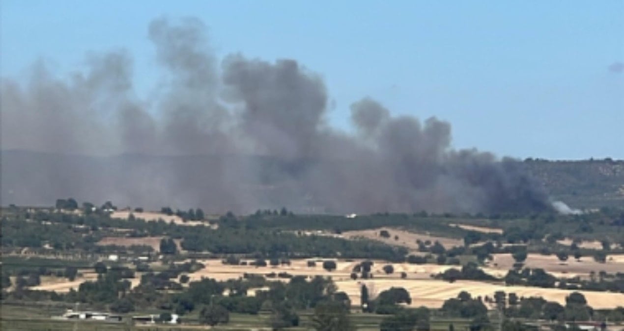 orman yangininda korkutan anlar arazoz alevlerin arasinda kaldi 7ibl2jqh