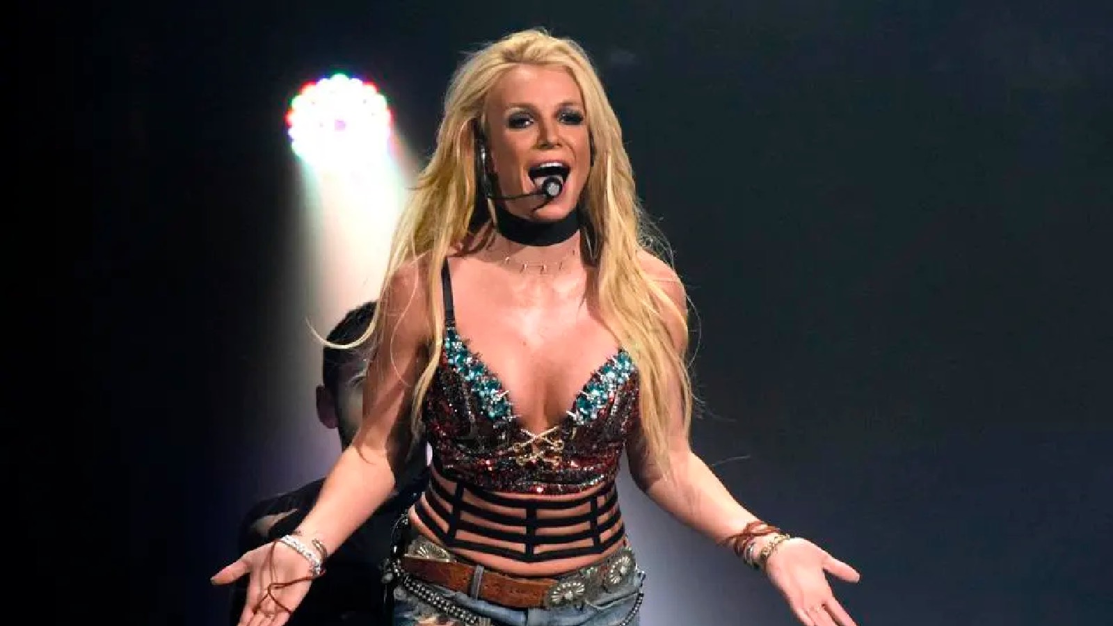 britney spearstan eski esine sitem oglumla bes yilda sadece 45 dakika vakit gecirebildim KZ84aEaO.jpg