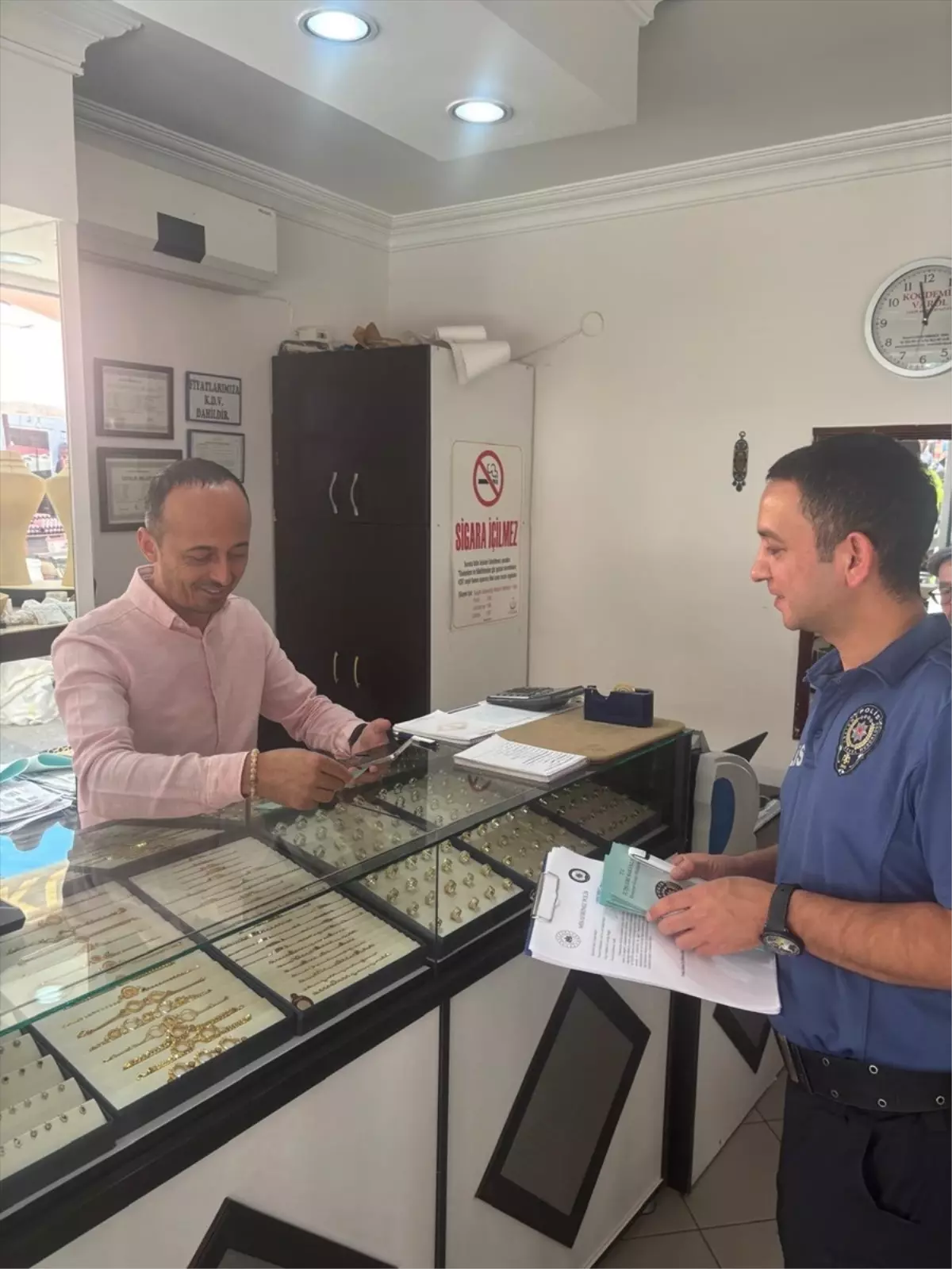 bursada polisi esnaf ve vatandaslarla bilgilendirme calismasi 4mXAdwK5