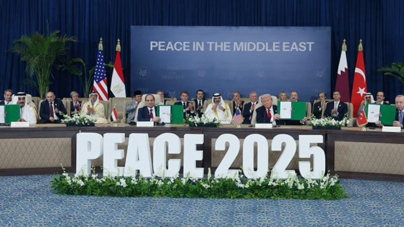 ertugrul ozkok her 10 turkten 7sinin gonlu neden imza atan 3 kiside degil de arka sirada oturanlarda i8dcBfzq.jpg