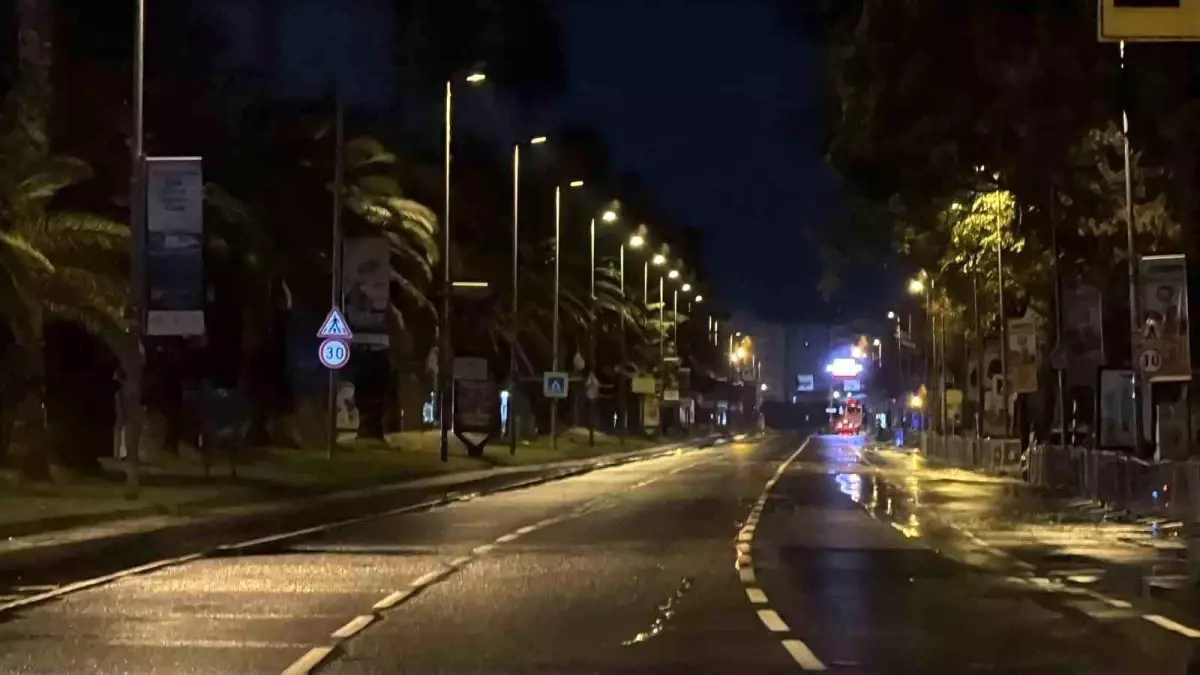 istanbulda cumhuriyet bayrami provalari nedeniyle yollar kapatildi hcEY9Jpv.jpg