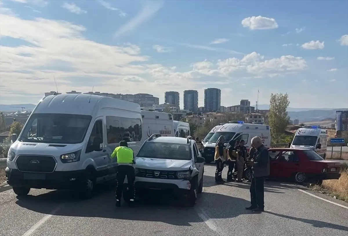 kirikkalede trafik kazasi 4 yarali 9DALIPlA.jpg