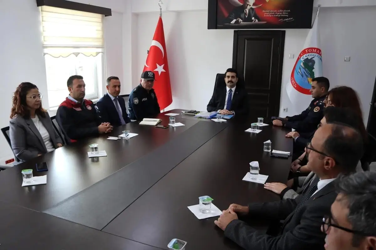 tomarza kaymakami selim eser gorevine basladi GWOPKiWx.jpg