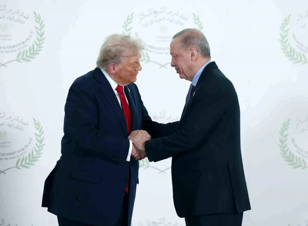trump gazze baris zirvesinde liderlerle bir araya geldi MJbKWA3S.jpg