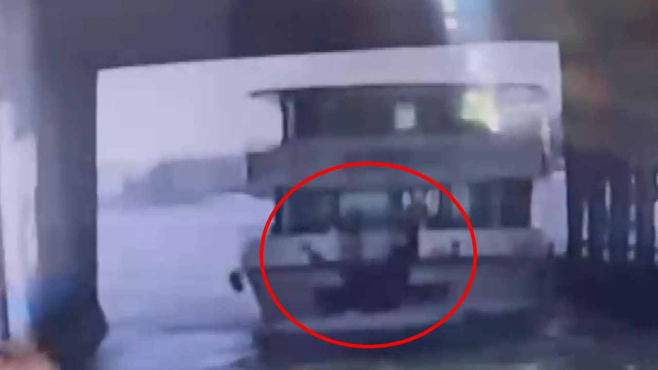 Halicteki is cinayetinin goruntuleri ortaya cikti kopru ayagina carpan tekneden boyle dustu 62ftxDe9